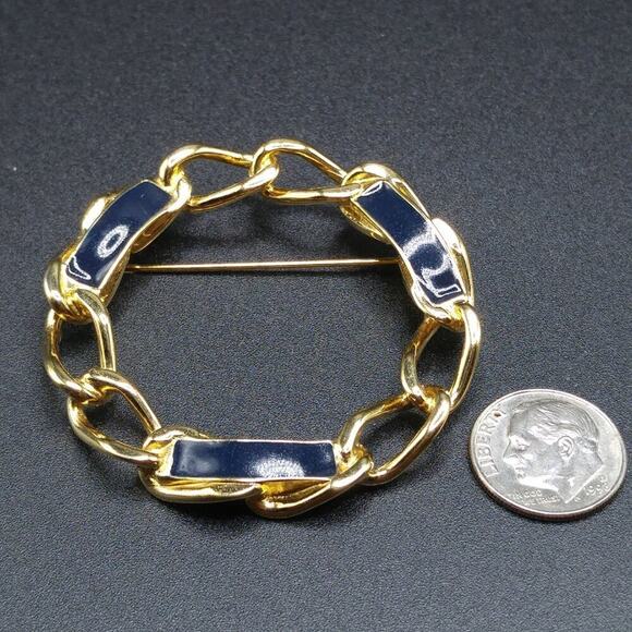 Vintage Monet Dark Blue Enamel Round Chain Brooch, Gold Plated, 2 Inches - Picture 6 of 7